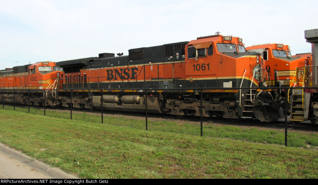 BNSF 1061